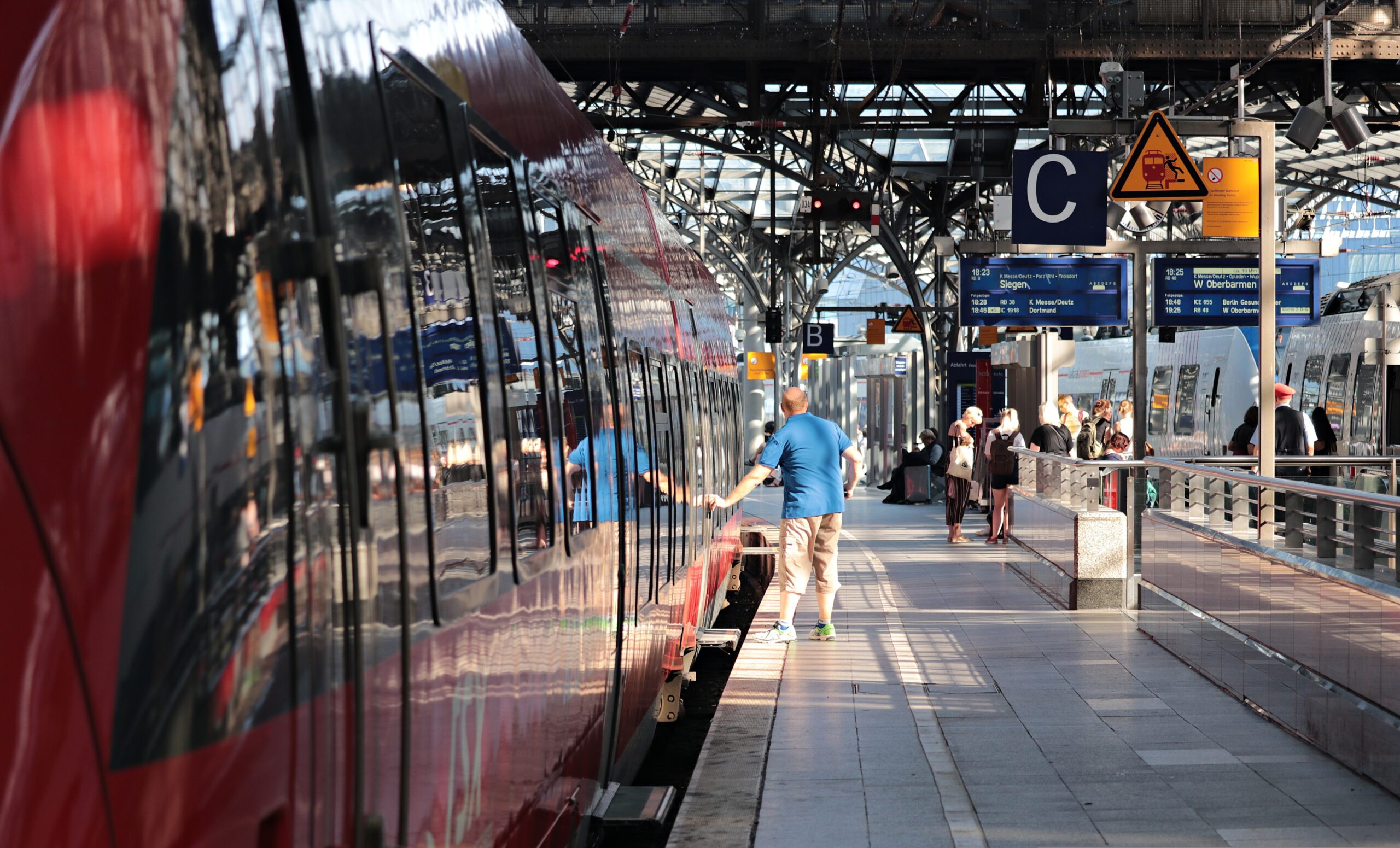 Bus & Rail Stations